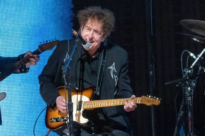 Heartbreaking:  #Bob Dylan American singer-songwriter Just passed away at the Aged of 83…..