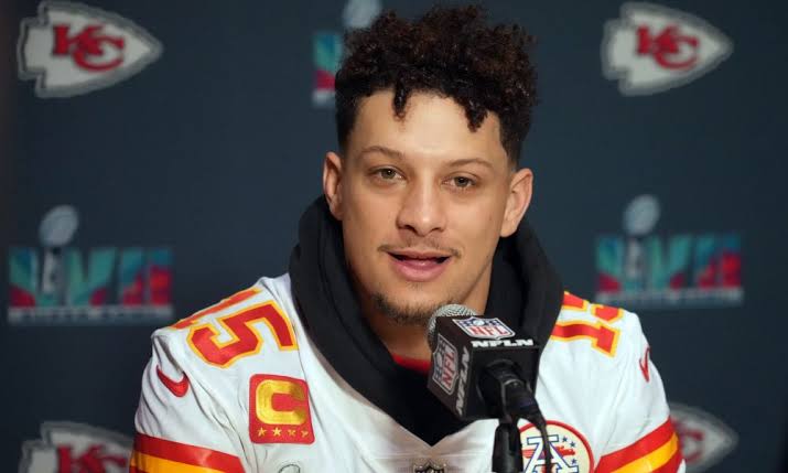 Shocking news:  Patrick Mahomes accepted $98.5 million contract to leave…see… more 👇