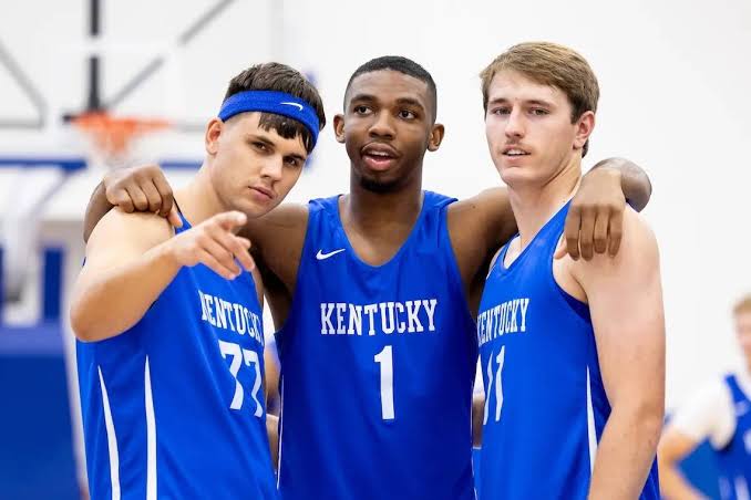 The 2024-25 UK basketball roster features 12 new scholarship players. They talk about the challenging process of coming together as one.