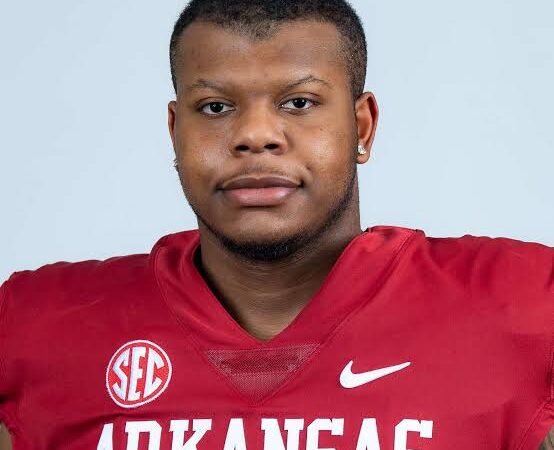 Heart breaking: Jefferson a popular QB of Razorback Football have just passed away at the age of…. more details