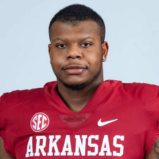 Heart breaking: Jefferson a popular QB of Razorback Football have just passed away at the age of…. more details