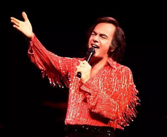 Devastating news :Neil Diamond’s Life Now: Navigating Health Battles, Marriage Promises and Years of…..