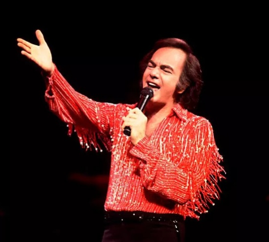 Devastating news :Neil Diamond’s Life Now: Navigating Health Battles, Marriage Promises and Years of…..