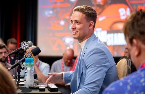 Trade deadline: Carson Beck accepted $ 172.9 million contacts to leave Georgia bulldogs dawg including…. more details