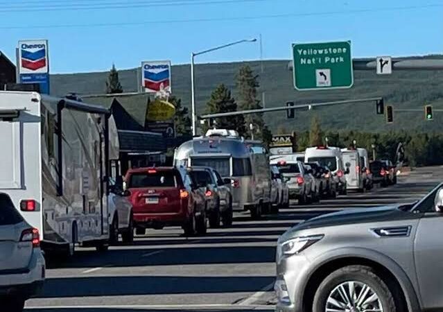 United States government has ordered that Yellowstone National Park be closed immediately until further notice.