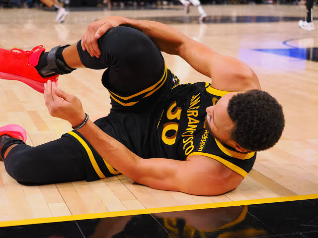 Sadly :Stephen Curry Faces Serious Ankle Injury: A Major Setback for the Warriors