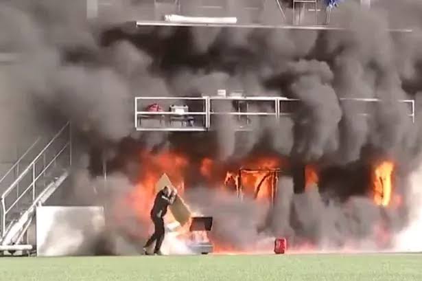 Infernal Conflagration Engulfs Collingwood Football stadium!!! Heritage facility succumbs to devastating blaze: Tribute to families affected…see more…