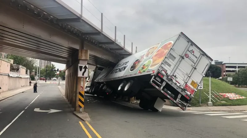 SHOKING NEWS: The Louisville strongest bridge just break down…