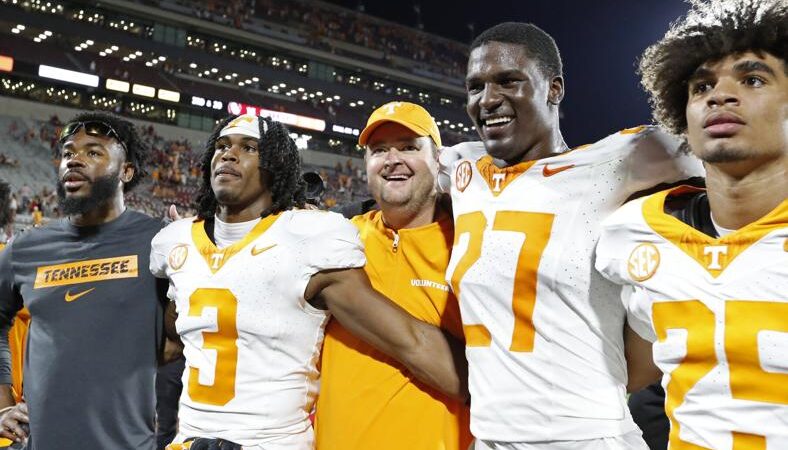 Devastating News: No. 4 Tennessee Vols Head to Arkansas Looking to Snap Skid in Fayetteville.