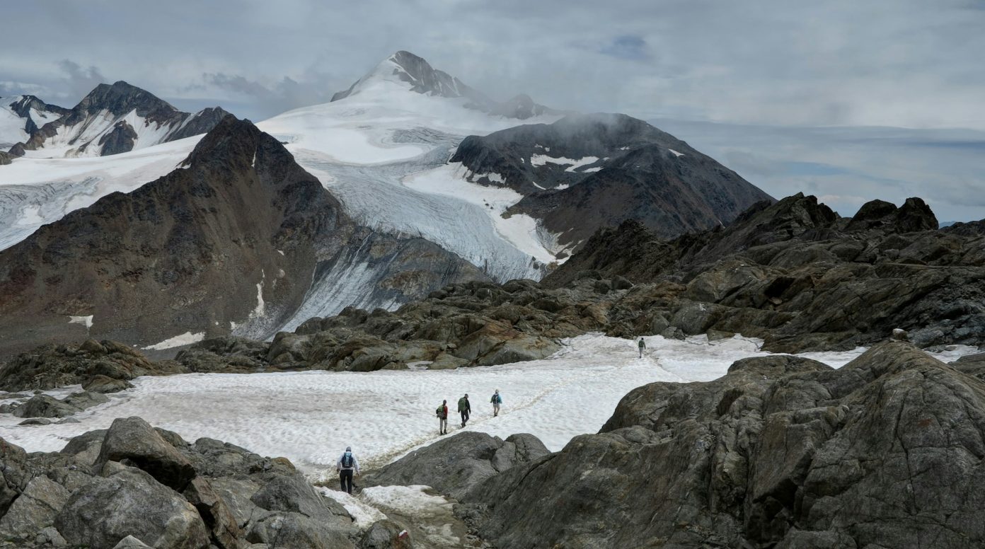 Breaking news :Switzerland and Italy Partially Redraw Border Amid Melting Glaciers.