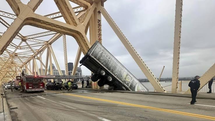 Unexpected News:Louisville The strongest bridge broke down:Lives destroyed…see more…