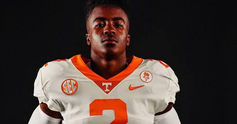 Breaking news :Justin Baker, 4-Star Running Back, Commits to Tennessee Volunteer.