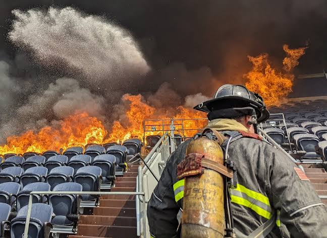 Breaking News: Devastating Fire Destroys Oklahoma Sooners Stadium, Claims Lives.