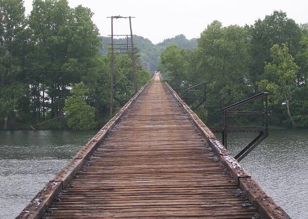 Breaking news: Lake Gaston community bridge break down 1 minutes ago meaning lives destroyed…. more details 👇👇