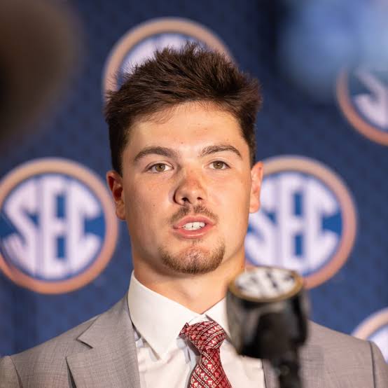 Breaking news : Devastating Oklahoma Sooners Quarterback Jackson Arnold Announces Departure.