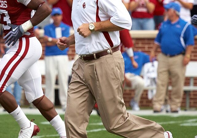 Oklahoma football sign a deal with a new coach… read more