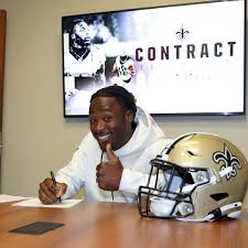 LATEST NEWS :Alvin New Orleans Saints RB Alvin Kamar signs a new contract with saints,excitement for the franchise. .