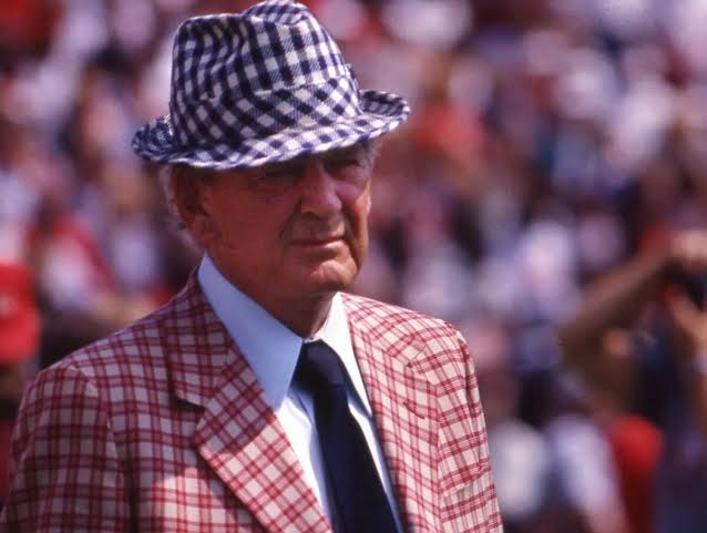 Shocking news: Tears flow everywhere Bear Bryant pass away in a plane crash few minutes ago due to…..