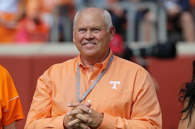 Breaking news: Tennessee vols finally resigned Phillip Fulmer as the new coach just a minute ago due to…… more details ⬇️