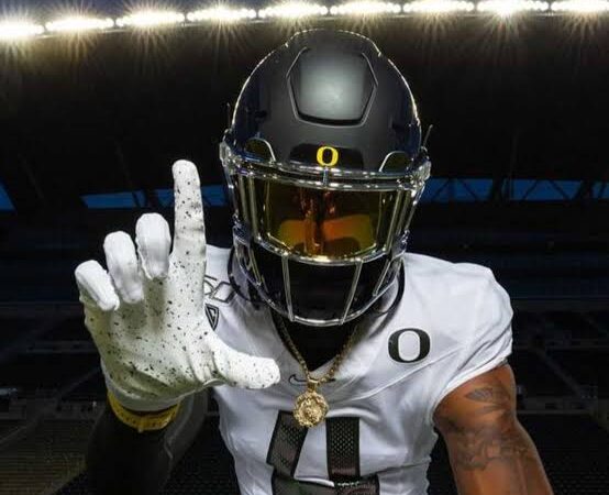 BREAKING:Florida Gators To Flip Oregon Ducks Five-Star Commit  to Gator’s today..