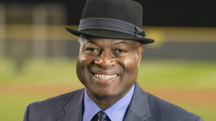 JUST IN: Dave Sims is in a New York State of Mind as the Yankees Radio Voice on WFAN…see more…