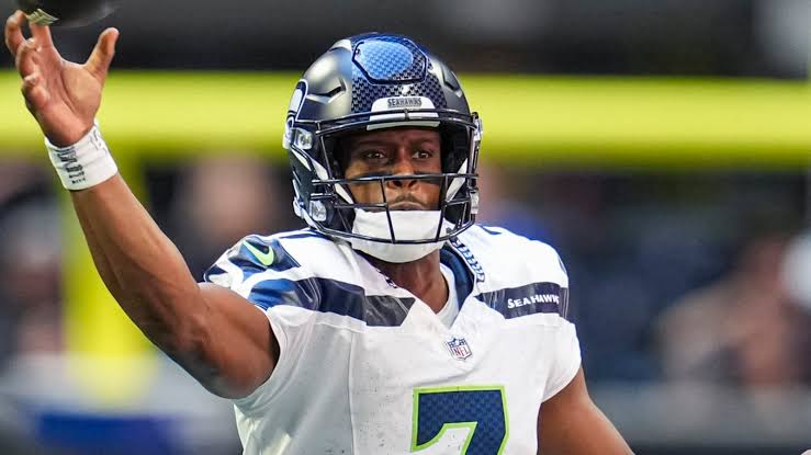 Deal done ✅: Seattle Seahawks Quarterback Geno Smith  reached agreement of $ 894.5 million contacts with the New Orleans saints owner Gayle Benson due to……. more details 