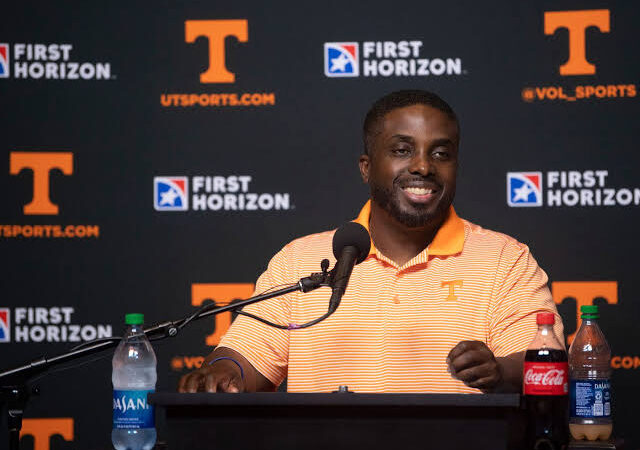 Breaking News :Tim Banks Signs Extension to Remain at Tennessee After Working on Expired Contract.