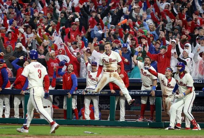 PHILADELPHIA PHILLIES SWEEP NLCS, ADVANCE TO WORLD SERIES FOR FIRST TIME SINCE 2009!