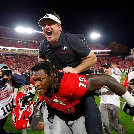 Georgia Fans: Aside from Coaching, Kirby Smart is a Role Model to the Bulldogs Club…. read more 