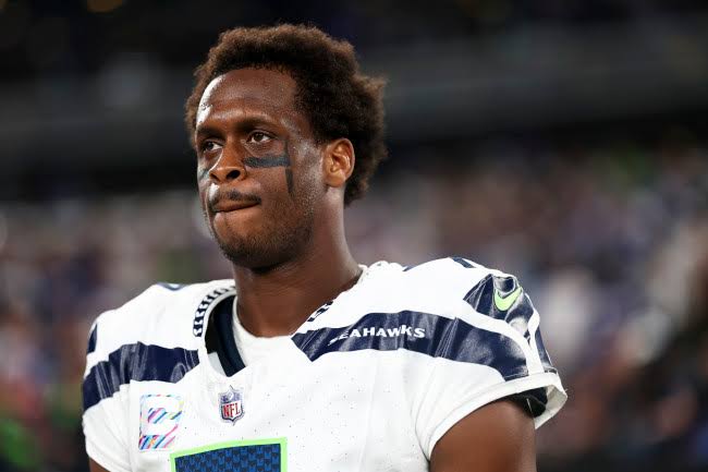 Congratulations and comfired ✅: Seattle Seahawks Quarterback Geno smith makes a smart moves to sign $34.6 million contacts with new Orleans saints……. more details ⬇️