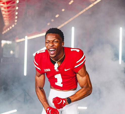 Good News: True Ohio State Fans Celebrate Davison Igbinosun’s Return… view more 