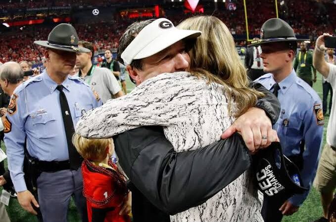 HOT NEWS: Georgia Bulldogs Coach Kirby Smart’s Wife Issued Arrest Warrants at early hours of today…..see more 