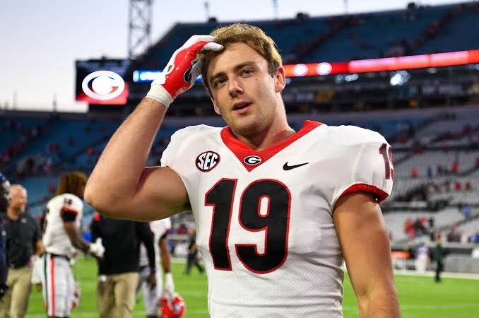 HOT NEWS: Georgia WR Brock Bowers Decommits from bulldogs club due to…read more 