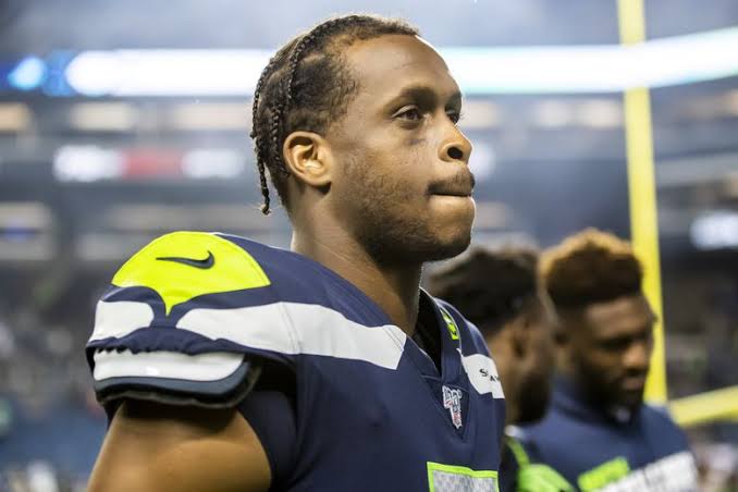 Breaking News: Seattle Seahawks Quarterback Geno Smith Officially Announces Retirement Due to Mental Health Strain.