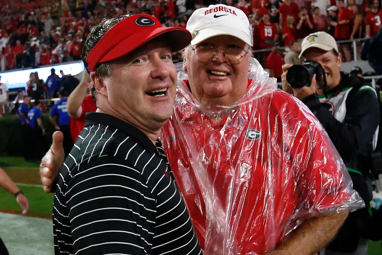 Breaking News :Sonny Smart, Dad of Georgia Head Football Coach Kirby, Dies After Complications from Hip Surgery: ‘He Fought Valiantly.