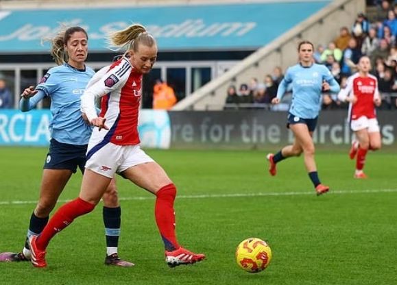 Man City 3-4 Arsenal: Gunners clinch victory in seven-goal WSL thriller as Stina Blackstenius scores late winner after Chloe Kelly transfer storm