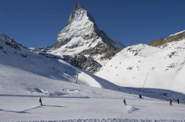 Avalanche at Swiss ski resort near Zermatt claims three lives