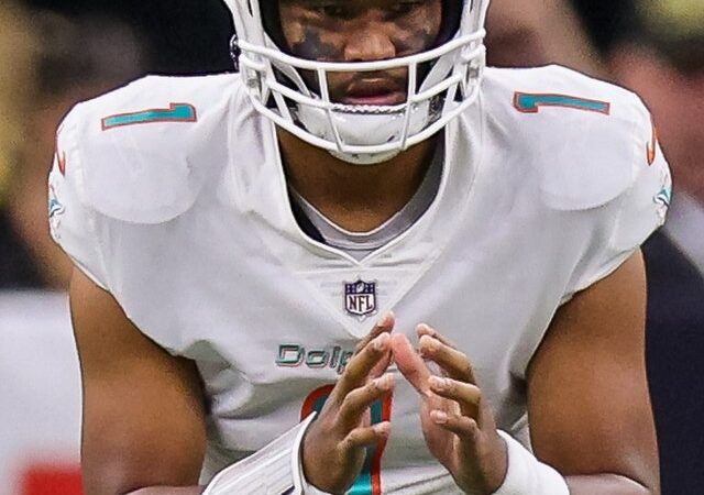 SAD NEWS :Dolphins QB Tua Tagovailoa’s status unclear for potential wild-card game due to…….