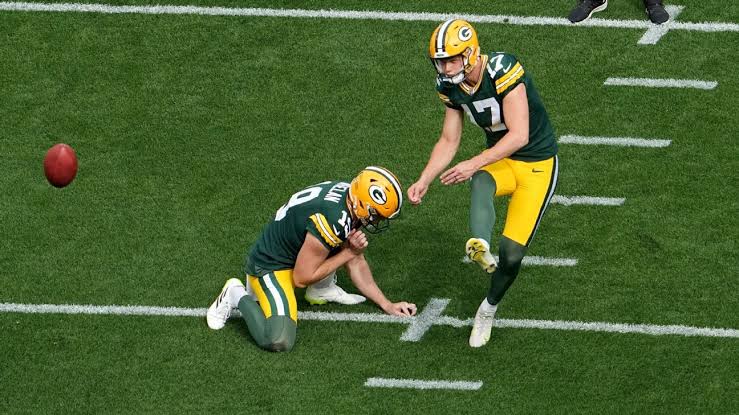 Great Job: Packers Placekicker Anders Carlson Nails Another 58-Yard Field Goal Against the Indianapolis Colts, Leading Green Bay to the Top of the 2025 League…. view details