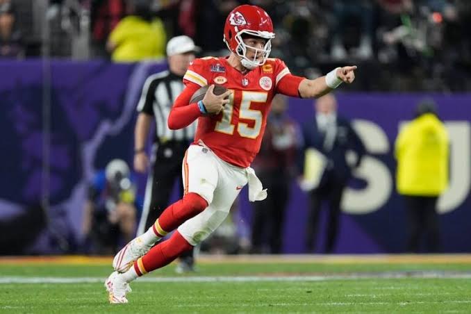 GREAT NEWS: Packers Fans amazed In a season filled with high expectations, the Chiefs, led by the dynamic quarterback Patrick Mahomes, aimed to become the first NFL team in the Super Bowl era to win three consecutive championships…… read more 