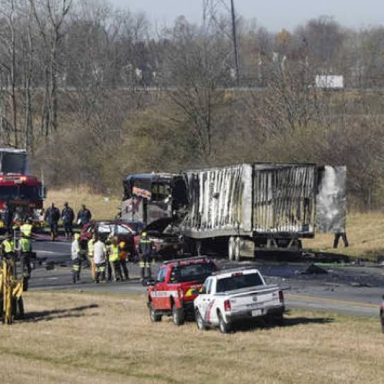 JUST NOW: Tragedy Strikes as NFL college School Bus Collides in Horrific Accident, Leaving Multiple Dead and Injured in …see more…