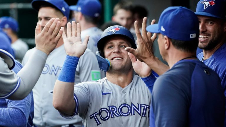 In a thrilling moment for Toronto Blue Jays fans, Daulton Varsho has made his much-anticipated Spring Training debut today. The young star’s arrival has been met with excitement and optimism