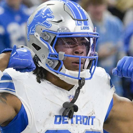 In a highly anticipated move, Detroit Lions running back Jahmyr Gibbs has officially re-signed a 4-year contract, ensuring his place in the Motor City for the foreseeable future