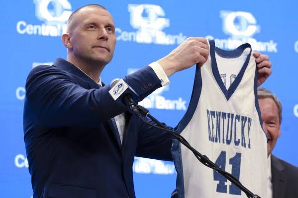 Major development for the University of Kentucky Wildcats’ basketball program, a 5-star power forward from Atlanta has officially committed to play for head coach Mark Pope.