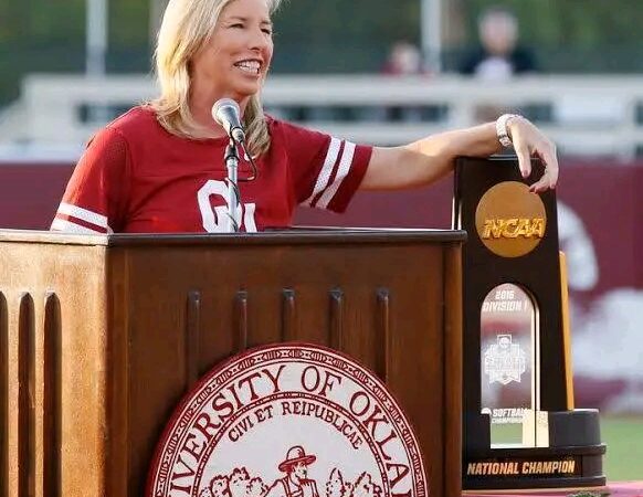 ESPN NEWS: Patty Gasso Named the Best Softball Coach in the World: Surpassing Legends like Carol Hutchins, Mike Candrea and Margie Wright, ” This recognition comes after a career filled with unparalleled accomplishments and a remarkable rise to the top of the sport…. read full epic news details below…