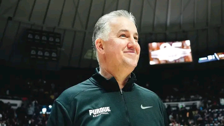 BREAKING: Purdue Men’s Basketball head coach Matt Painter donated his entire $4.2 million bonus and sponsorship deal to charities and homeless relief. What he’s doing in a world of compassion indifference is mind-blowing…..full details..👇👇