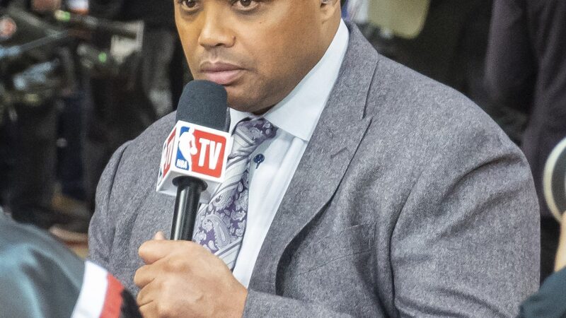 BREAKING NEWS: Excitement hits the PHX Arena as phoenix suns officially announced the Return of former and legendary Player Charles Barkley as the new…