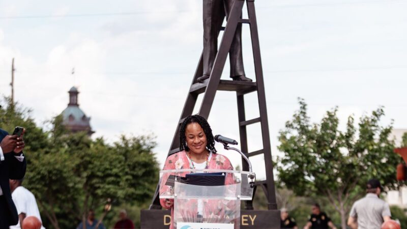 South Carolina Honors Legends: Statues of Dawn Staley and A’ja Wilson Unveiled Amid Controver