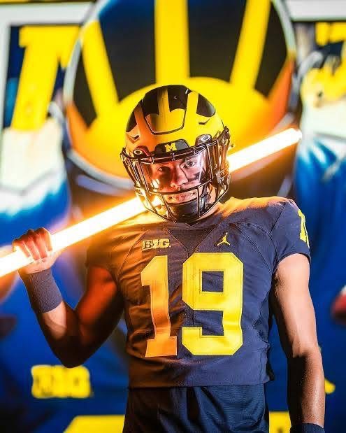 Georgia Bulldogs 5-Star Commit Stuns College Football World with Decision to Flip and Join Michigan Wolverines Over Alabama, Georgia Bulldogs and Ohio State….