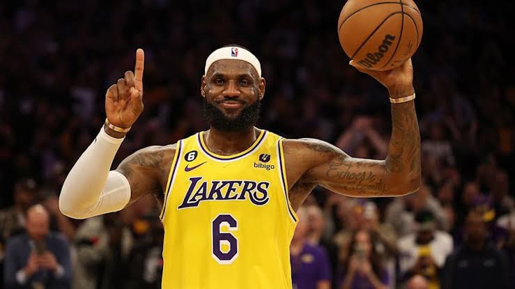 Historical moves as los Angeles lakers Legend LeBron James Donates entire $16.7 Million to the Team for New Stadium Project Renovation, Says lakers Pride Lives Within Him Wherever He Goes, Committed to Supporting the Future of los Angeles lakers with…
